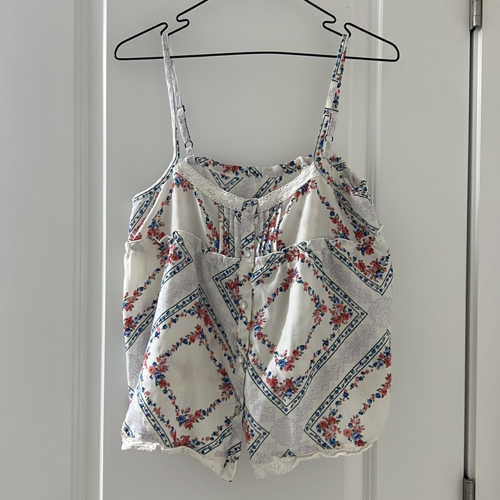 Pageboy Tops